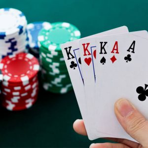Apa yang Membuat Bermain Poker Dengan Chips Baik Untuk Kedua Penjudi dan Casino
